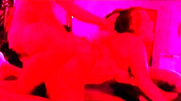 Garota Safada Faz Orgia Sem Camisinha Com 4 Amigos Ao Som De Funk E Luz Vermelha