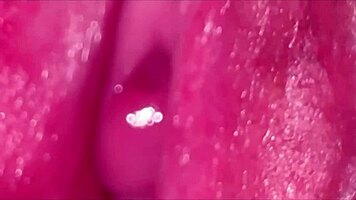 i-i licked amateur pink pussy after virginity loss