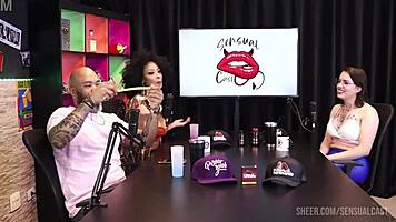 Noire sexy salope suce bite trans en la laissant toute mouillée - Melissa Leal sur Sheer Red