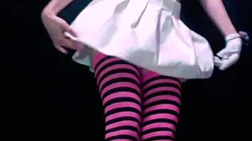 Bonneyuwu Peeing in Bottle Fun