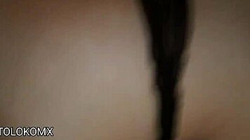 jovencita caliente montando rico y acabando en perrito duro 😍