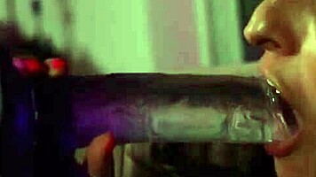 Hot lesbians turn lazy afternoon into unforgettable fun