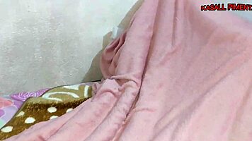 Isso que acontece quando meia-irm� assiste porno buceta fica piscando branquinha nao resiste bate uma punheta e pede para fuder gostoso ate sua buceta gozar