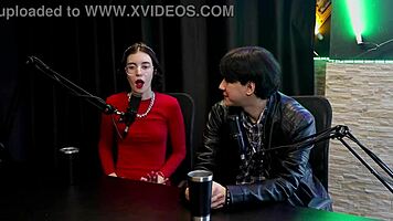 Curtia se exibir bem novinha a pandemia lan�ou mulheres no porn� contou pra m�e e quando vendeu seu primeiro nude - yastrixx watch on sheer red