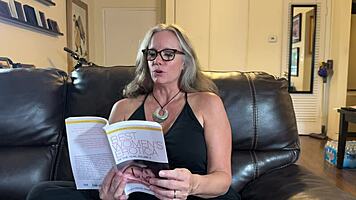 Nina Nite Reads For You