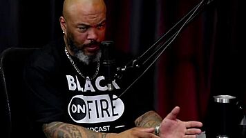 Seu primeiro atendimento na festa termina com as meninas ganhando dinheiro e preenchendo o vazio interno - victoria rubro no sheer red