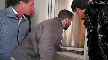 Cüce 18+ Genç Şeytanın Islanarak 5e1 Gangbang Zevki