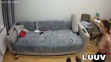 Couple gives temporary tattoos