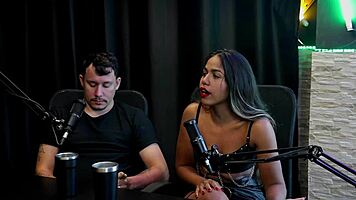 Viraram Acompanhante Era Clt Teve Um Cara Que N�o Sabia Transar O Cliente Pesava 200kg E Ficou Com Medo De - Casal Kaliente Watch On Sheer Red