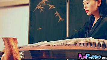 Chińska modelka pozuje i striptease dla Playboya
