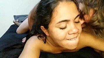 Soca soca na minha bucetinha flakael no pelo!