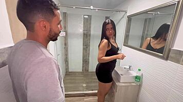 Sexo En El Baño Follamos Rápido Antes De Que Lleguen Nuestros Padres