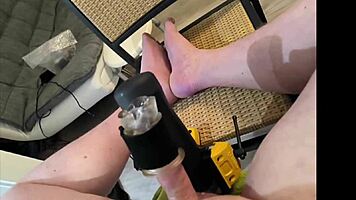 I show off live while strangers control my handy to make me cum on my feet!