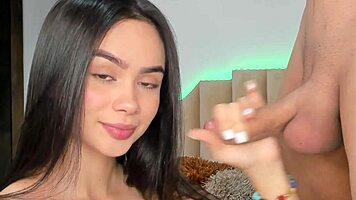 Linda modelo colombiana loves tight pussy penetration deeply
