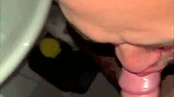 PEGAÇÃO NO BANHEIRO DA ACADEMIA