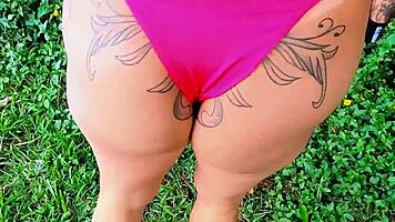 hot brunettes and blondes flash big asses in gym fitness encounters