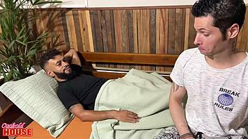 garota safada wakes horny boyfriend for threesome fuck