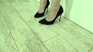 Veronika Rich gags on black cock in deep anal