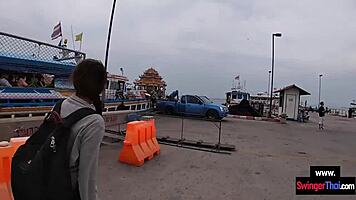 imagine this amateur teen couple banging publicly on a thai island