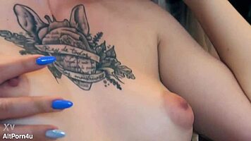 selvaggia and ivy lick pussies fingering to wild orgasms together