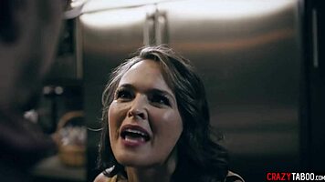 Mature milf spots peeping teen and cheats wildly