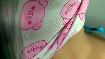 curvy fetish babe strips panties for bedroom virginity fuck