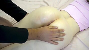 first timer babe stretches ass with buttplug then deep anal fingering