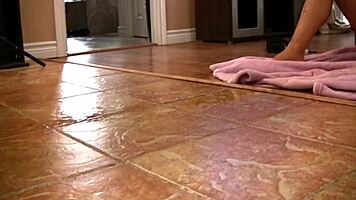 my co-worker's squirting orgasm masterclass blows minds