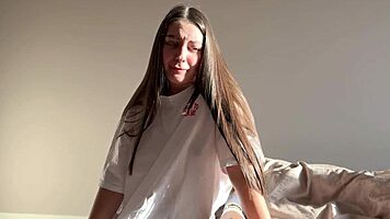 i caught big ass babe masturbating n suddenly fucked her tight pussy cum inside