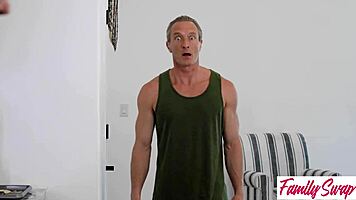 lana small moans this huge cock stretches me wide while i suck 😩🍆