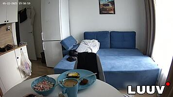 Luuv vilika flashes topless dinner cam!