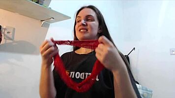 loirinha's juicy big ass sways seductively until fully nude reveal