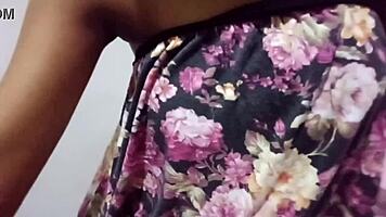 mom lesbian milfs come play with me now
