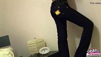 tight jean shorts cling to my redhead babe pussy perfectly