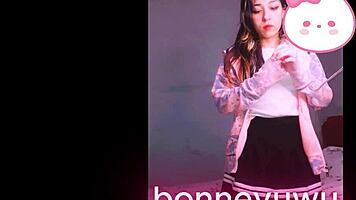 Bonneyuwu Argentinian Cutie Masturbates Solo