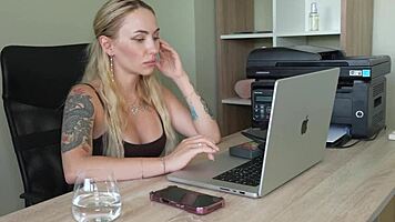He Destroyed Her Pussy in First Casting Producer Dripping!