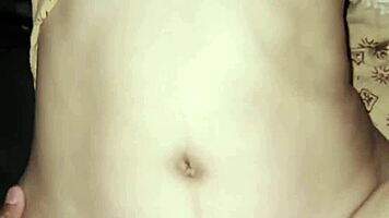 ngentot istri tetangga di mobil penuh sensasi 😈🚗