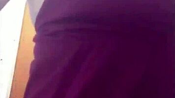 She squirts jets from sucking spanks and candid play