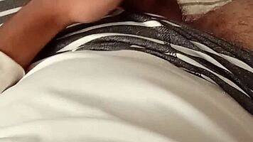 jerking off while she moans dirty brazilian filth 💦