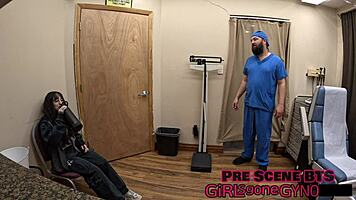 ALICE ROSES FIRST GYN O EXAM SPREADS PUSSY CLOSE-UP