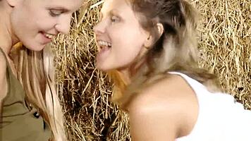 Lesbian Wet Pussy Lick Dildo Toys Erotic Slit