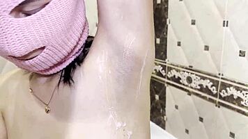 ouch shaving my hairy armpits hurts so bad with this epilator 😩🦵