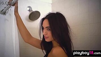sarah mollica flashing small tits in shower?