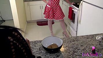 red hot jenna foxx fingers and licks in kitchen heat