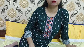 Desi teen fingers tight pussy then licks stepbro cock hindi style