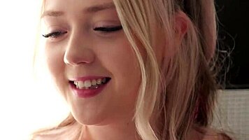 Naughty Eva Nyx Worships Sadie Summers' Wet Pussy in Stepmom Lesson