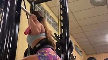 tati shows off her hot body in tight shorts at the gym 💦
