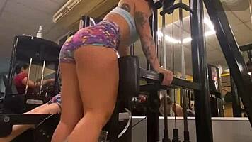 tati shows off her hot body in tight shorts at the gym 💦