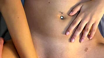 amateur college coed shows huge natural tits