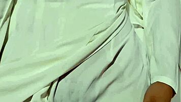 WOW! Beautiful Vietnamese Lady In Traditional Attire Soaks Wet Pussy Outdoors!